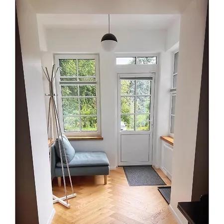 New! Warm And Cosy With Private Entrance And Parking In A Center Appartement *