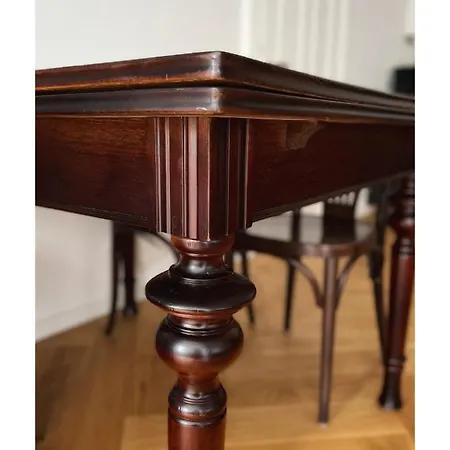 New! Warm And Cosy With Private Entrance And Parking In A Center