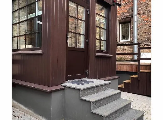 New! Warm And Cosy With Private Entrance And Parking In A Center Apartamento Vilna