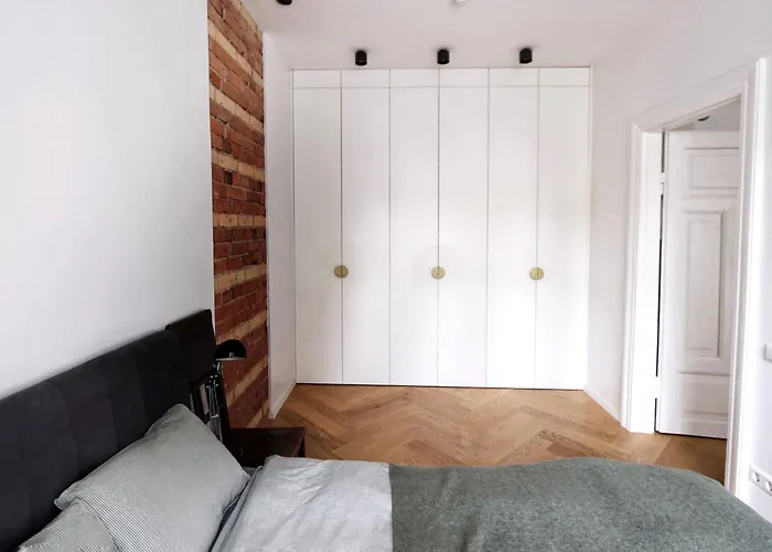 New! Warm And Cosy With Private Entrance And Parking In A Center Vilna