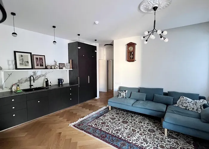 New! Warm And Cosy With Private Entrance And Parking In A Center ヴィリニュス