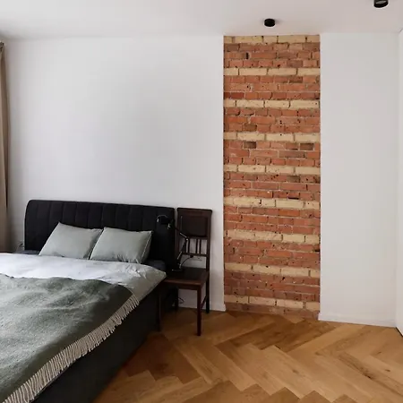 New! Warm And Cosy With Private Entrance And Parking In A Center Wilno