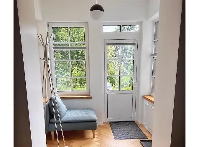 New! Warm And Cosy With Private Entrance And Parking In A Center Apartament *